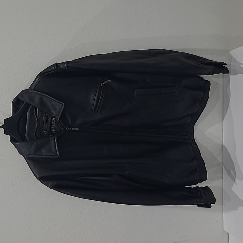 St John’s Bay Men’s Black Cowhide Leather Jacket